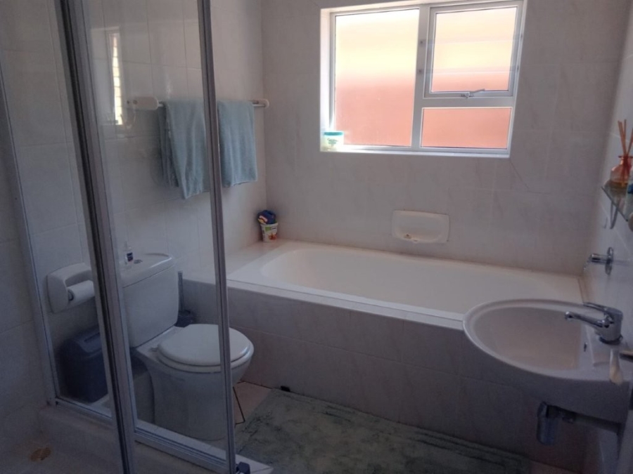 6 Bedroom Property for Sale in Aston Bay Eastern Cape
